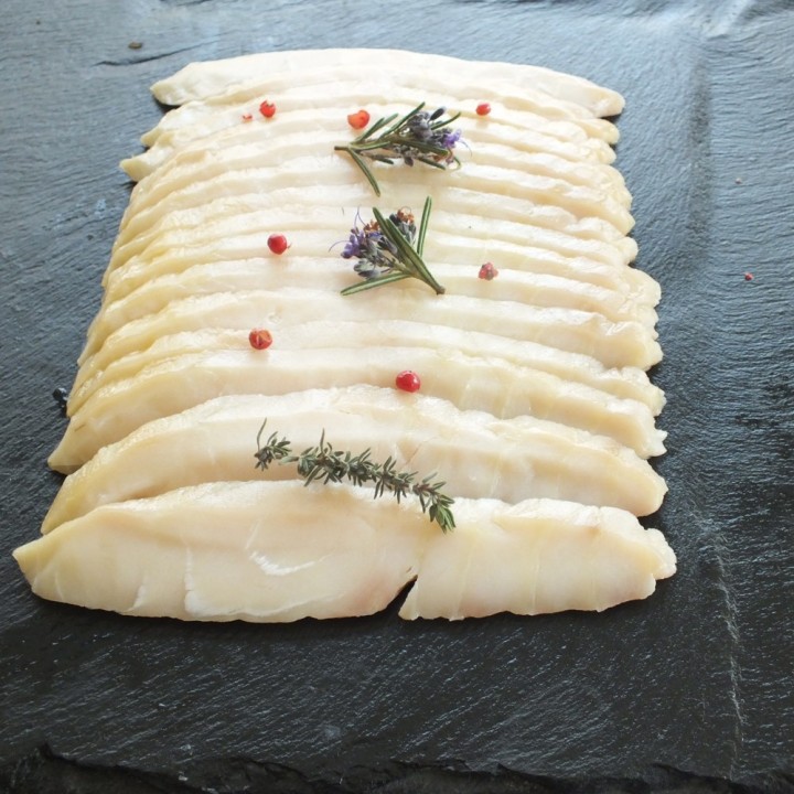 Sashimi d’esturgeon fumé - Spécialité du Périgord Noir (24)