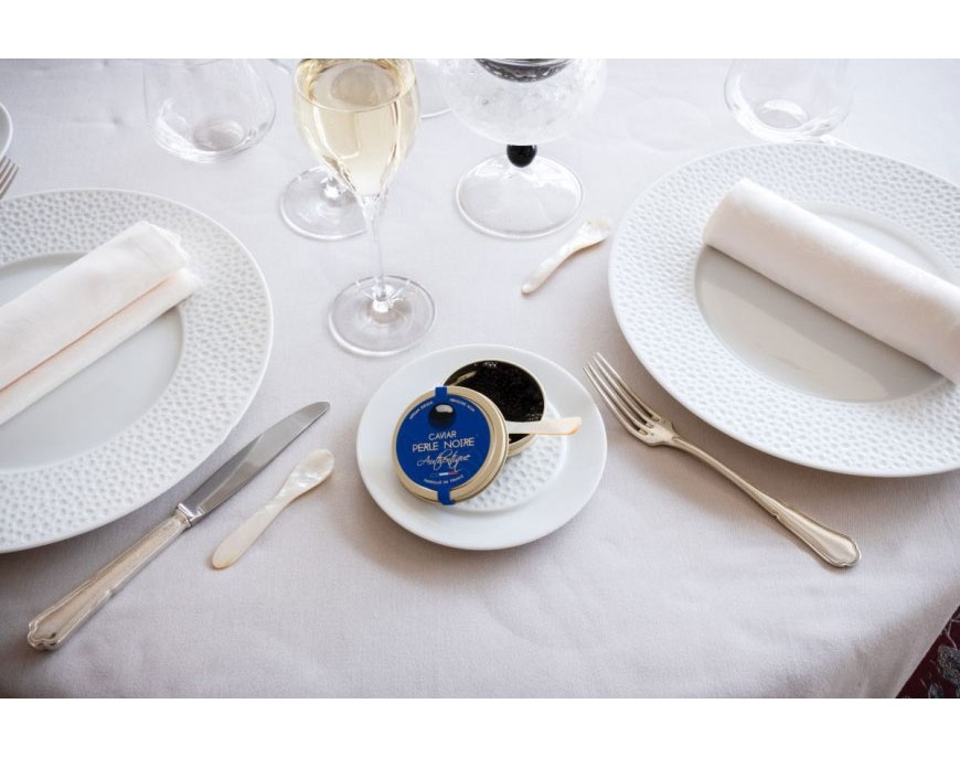 Comment manger le caviar ? Notre guide complet pour une dégustation parfaite